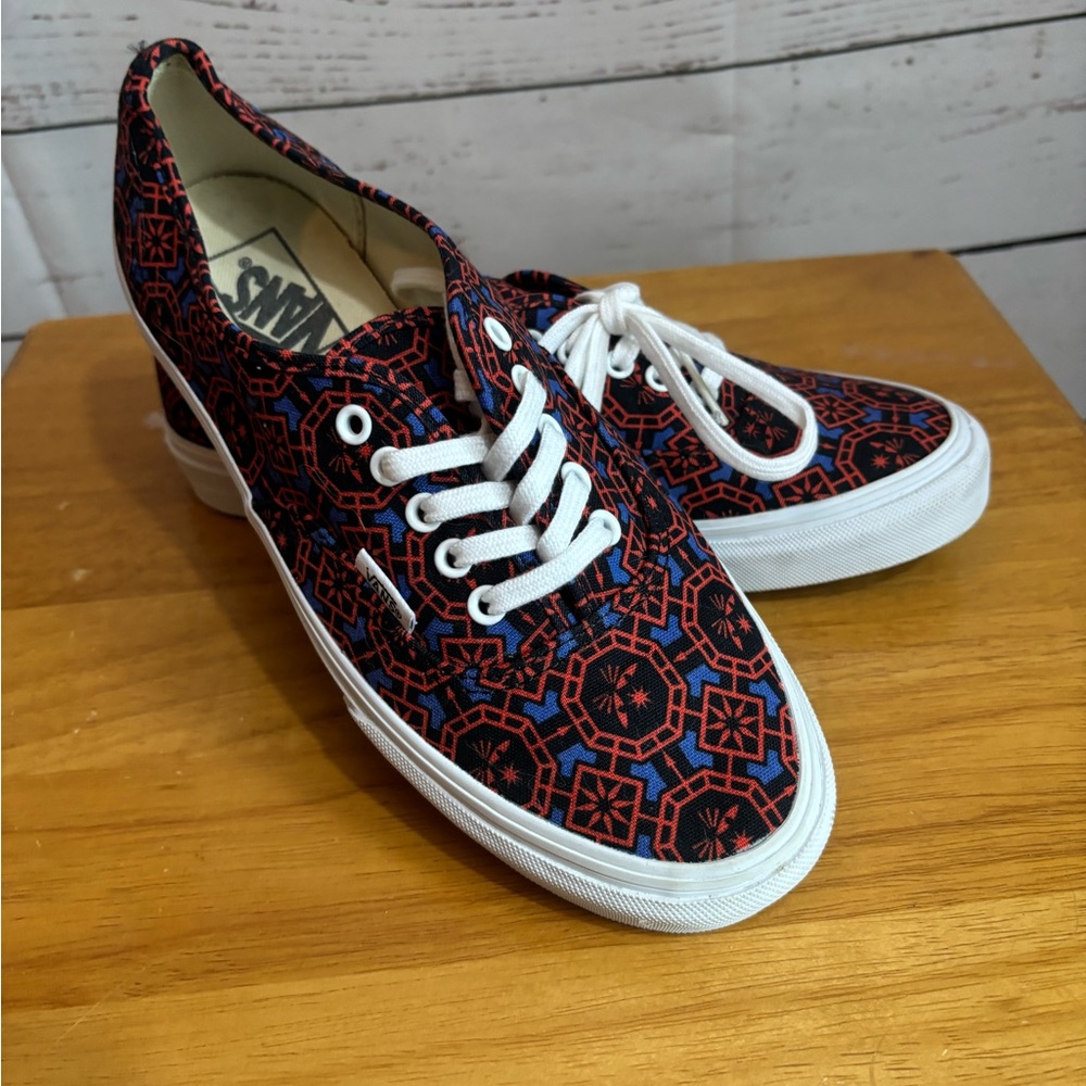 VANS AUTHENTIC SLIM GEOMETRIC CAT